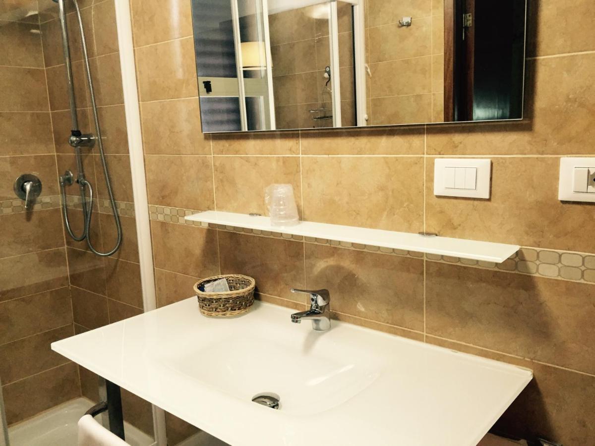 Hotel Biondi 몬테카티니테르메 객실 사진
