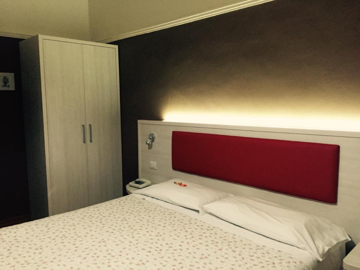 Hotel Biondi 몬테카티니테르메 객실 사진
