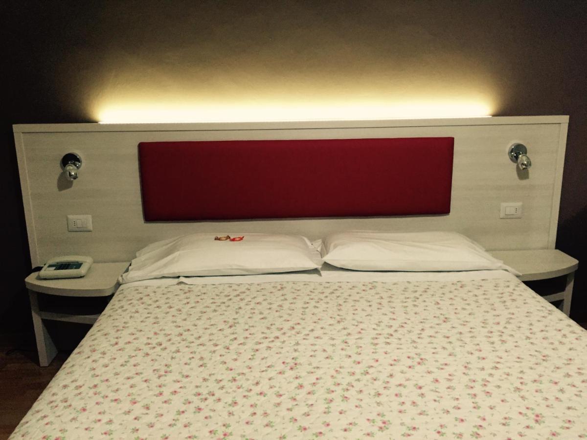 Hotel Biondi 몬테카티니테르메 객실 사진